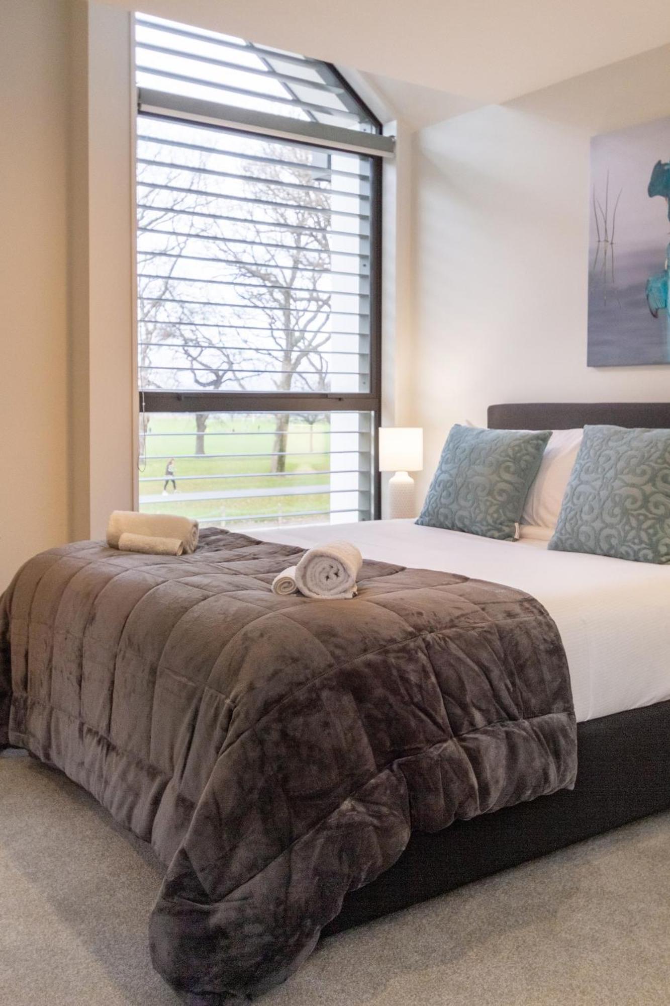 Modern 2 Bed 2 Bath Opposite Hagley Park Leilighet Christchurch Eksteriør bilde