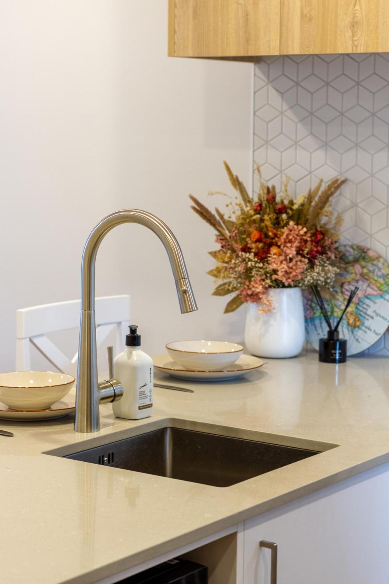 Modern 2 Bed 2 Bath Opposite Hagley Park Leilighet Christchurch Eksteriør bilde